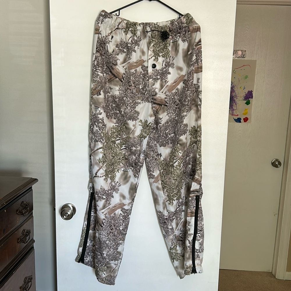 Kings snow shadow winter camo light outer layer pants size medium/large